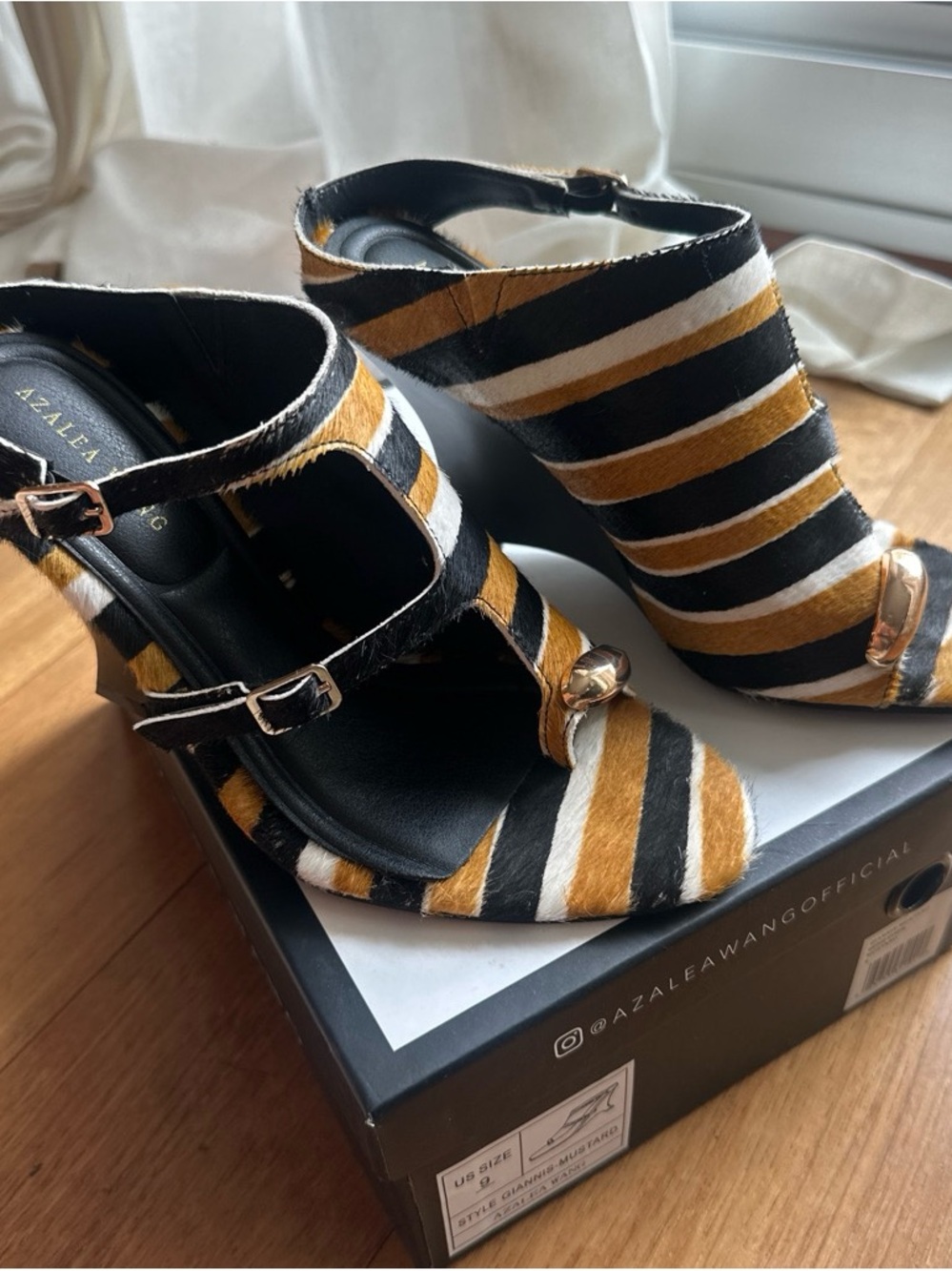 Azalea Wang Women's Striped Gold Black White Open-Toe Heels